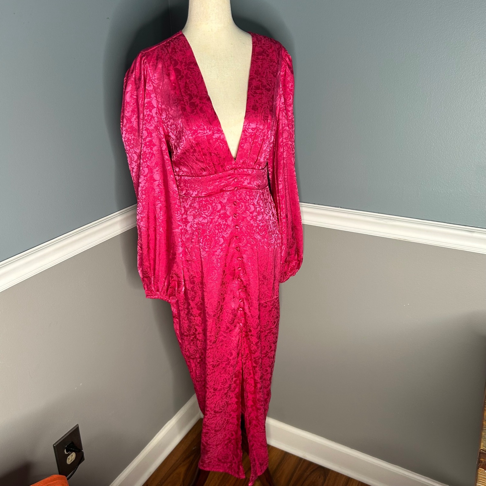 Runaway The Label Revolve Pink Floral Jacquard Long Sleeve V Neck Dress Sz 6